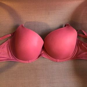 Pink t-shirt bra